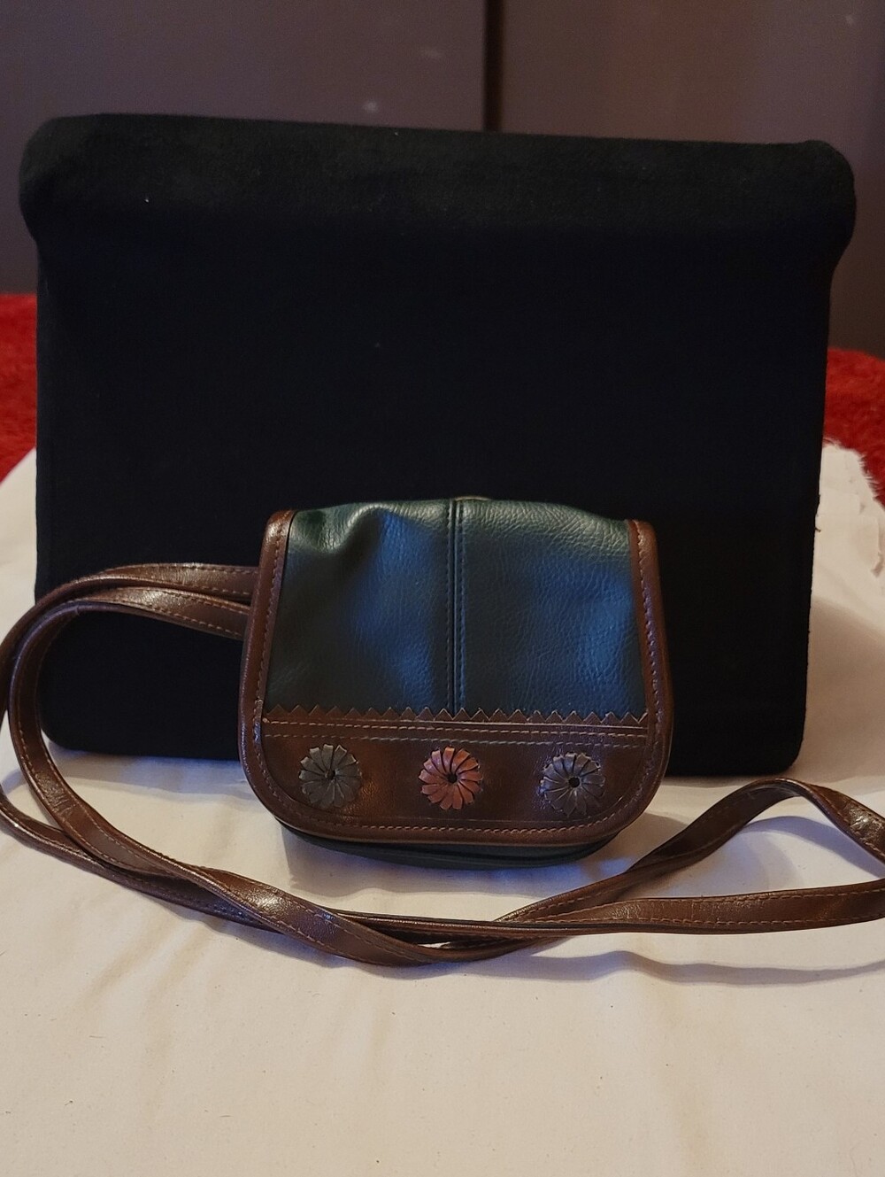 liz claiborne mini crossbody bag